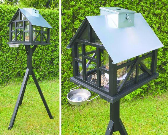 Bird feed house / feed board - Panorama - with light and everything for feed and water
